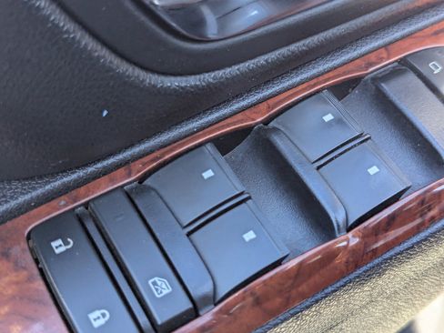 Used 2013 Chevrolet Tahoe LS image 21