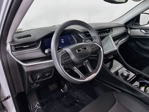 Used 2023 Jeep Grand Cherokee L Laredo AWD/4WD image 14