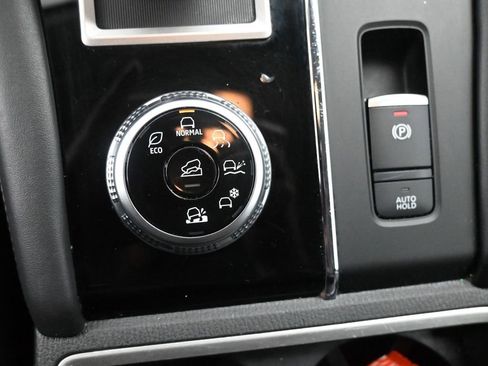 Used 2024 Mitsubishi Outlander SE image 31