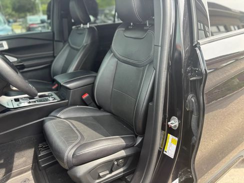 Used 2022 Ford Explorer ST w/ ST Street Pack AWD/4WD image 9
