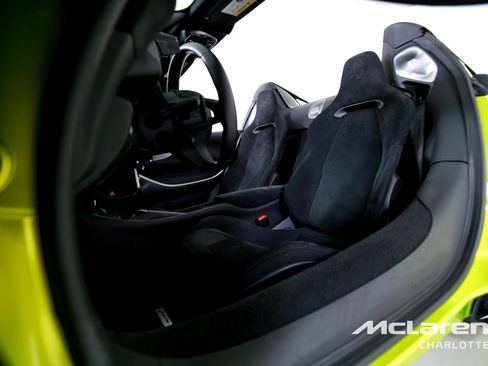 Used 2025 McLaren Artura Spider RWD image 12