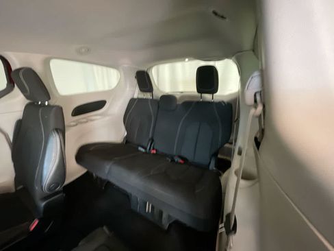 Used 2023 Chrysler Voyager LX FWD image 22