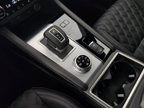 New 2026 Nissan Rogue Platinum AWD/4WD image 18