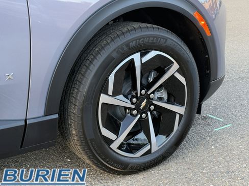 New 2026 Chevrolet Equinox EV LT image 35