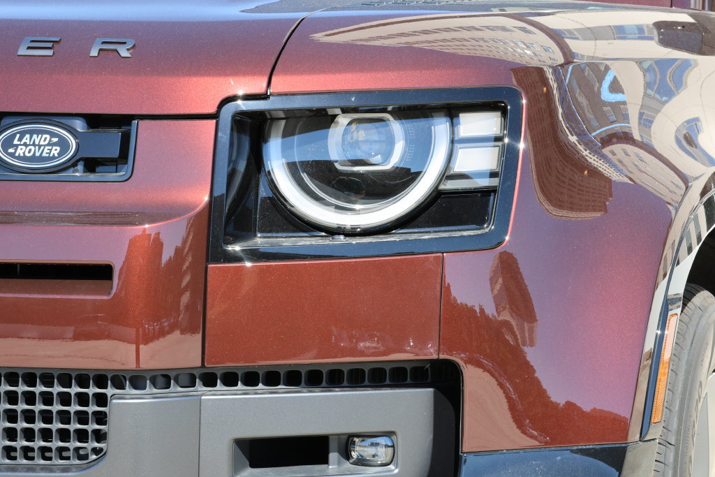 New 2026 Land Rover Defender 130 X-Dynamic SE AWD/4WD image 5