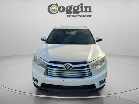 Used 2015 Toyota Highlander Limited w/ Driver Technology Package AWD/4WD image 9