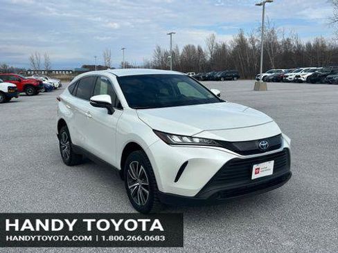 Certified 2022 Toyota Venza LE image 1