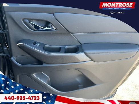 Used 2023 Chevrolet Traverse LT FWD image 26
