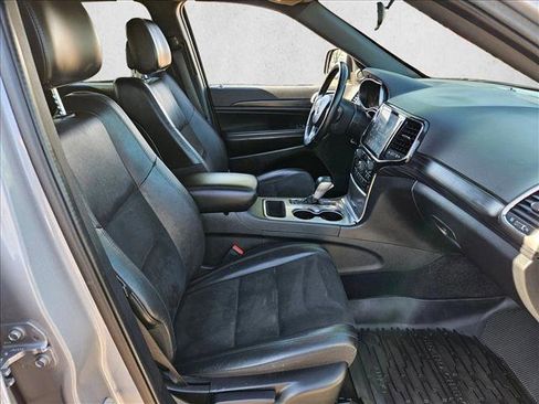 Used 2021 Jeep Grand Cherokee Laredo X RWD image 24