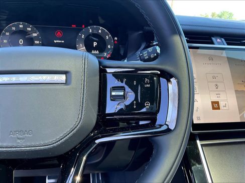 New 2026 Land Rover Range Rover Velar Dynamic SE AWD/4WD image 18