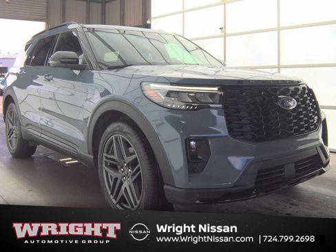 Used 2025 Ford Explorer ST AWD/4WD image 1