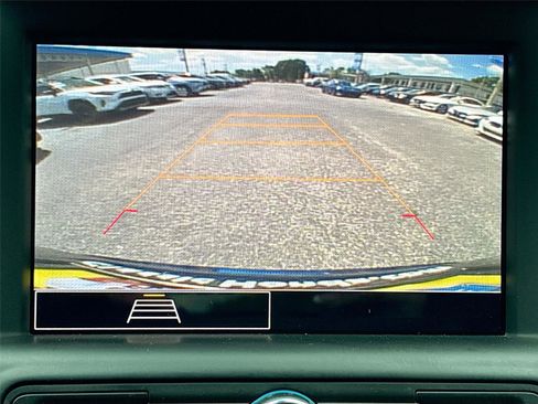 Used 2023 GMC Terrain SLE w/ Driver Convenience Package image 15