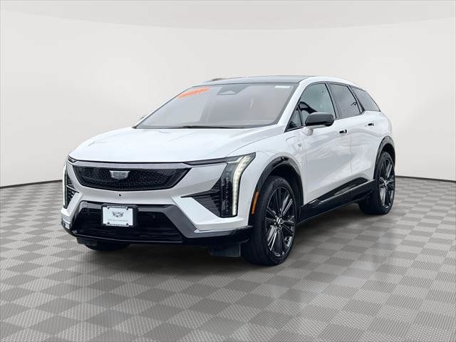 Used 2025 Cadillac Optiq Sport 2 AWD/4WD image 3
