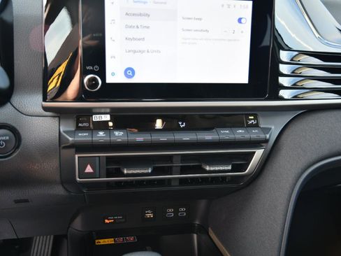 Used 2025 Toyota Camry LE FWD image 21
