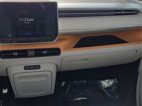 New 2025 Volkswagen ID. Buzz 1st Edition image 14