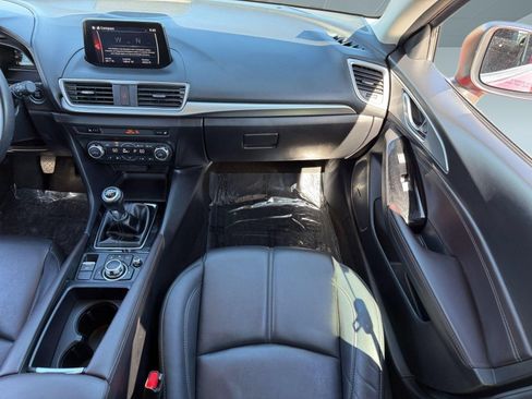 Used 2018 MAZDA MAZDA3 Touring FWD image 29