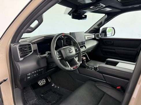 Used 2025 Toyota Sequoia 4WD image 4