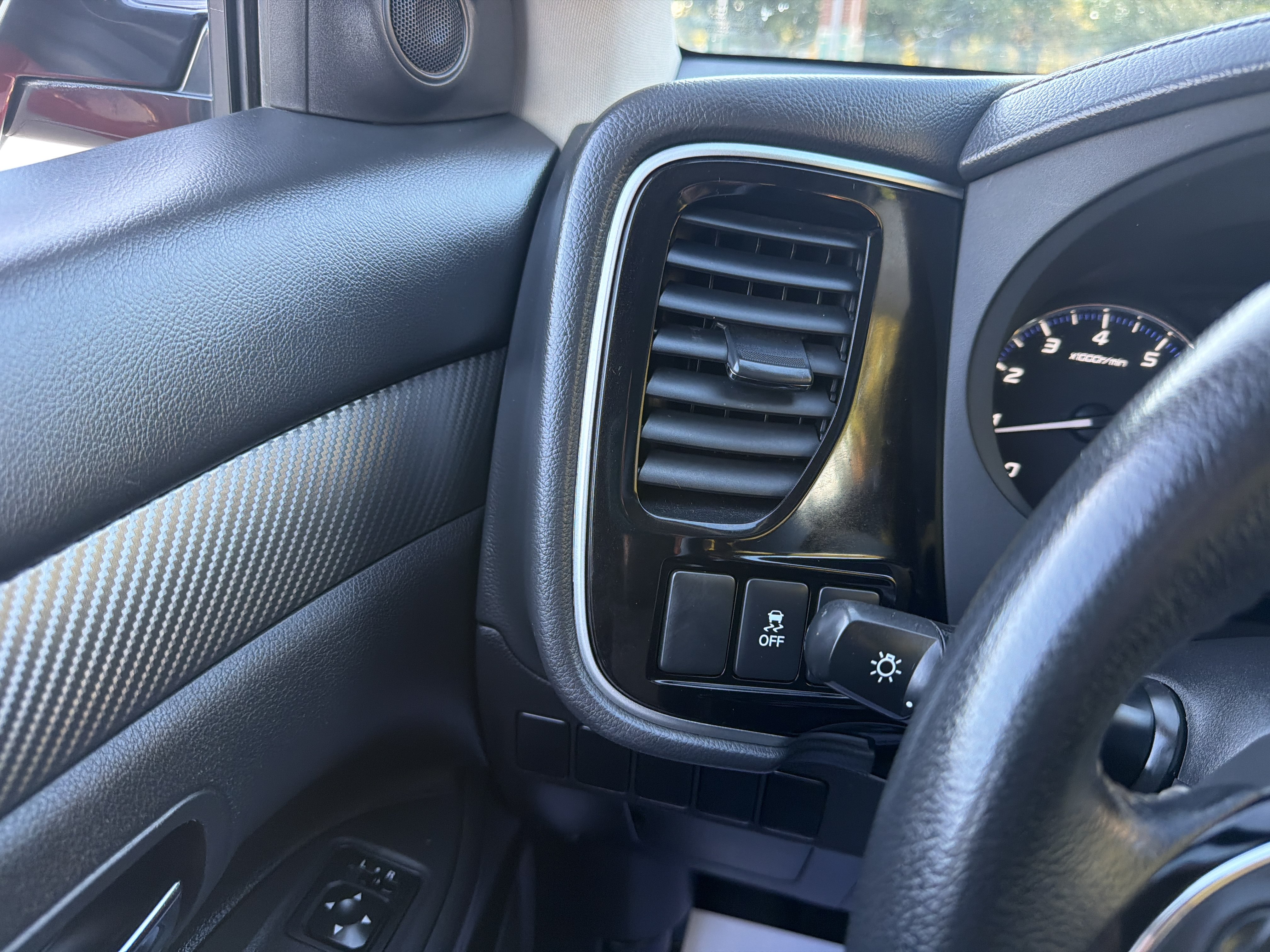 Used 2018 Mitsubishi Outlander SE FWD image 26