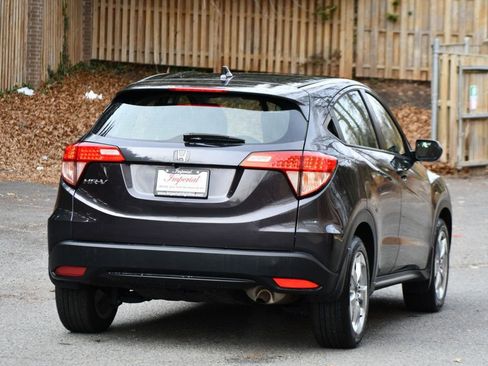 Used 2018 Honda HR-V LX image 10