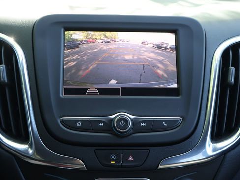 Used 2023 Chevrolet Equinox LT AWD/4WD image 19