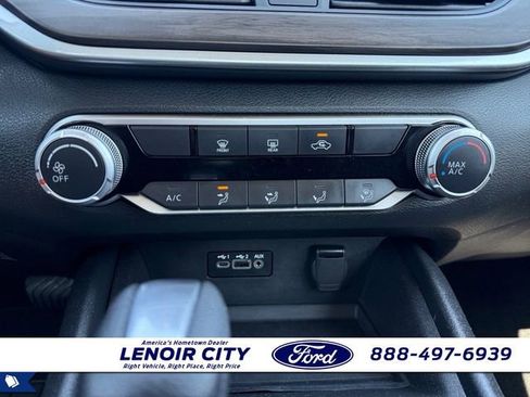 Used 2025 Nissan Altima 2.5 SV FWD image 25