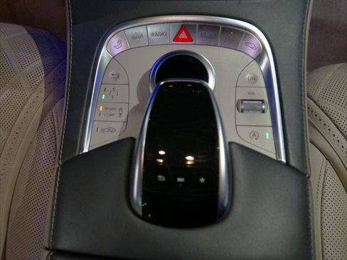 Used 2017 Mercedes-Benz Maybach S 550 4MATIC image 14