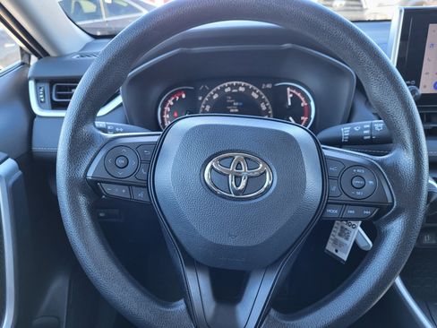 Used 2025 Toyota RAV4 LE image 9