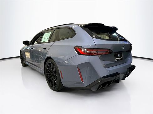 New 2026 BMW M5 Touring image 5