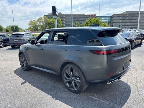 Used 2025 Land Rover Range Rover Sport Dynamic SE AWD/4WD image 5