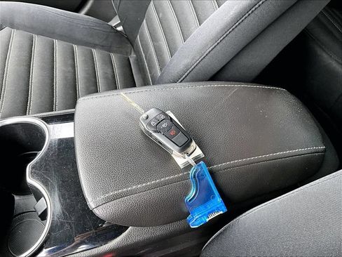 Used 2014 Ford Fusion SE FWD image 35