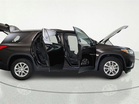 Used 2018 Chevrolet Traverse LT FWD image 8