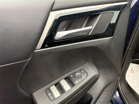 Used 2022 Mitsubishi Outlander SE image 14