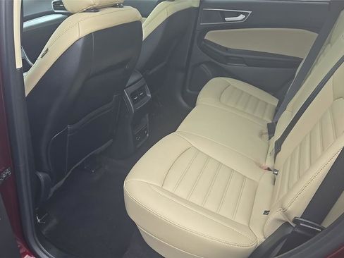 Used 2022 Ford Edge SEL w/ Convenience Package image 10