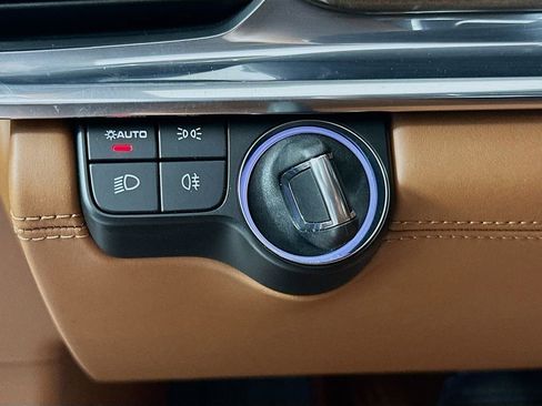 Used 2023 Porsche Panamera Platinum Edition image 11