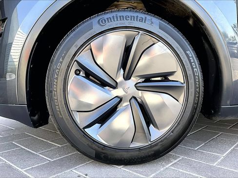 Used 2026 Tesla Model Y Long Range RWD image 8