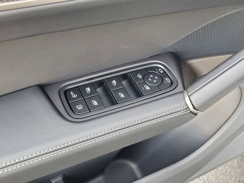 New 2025 Porsche Cayenne Turbo image 19