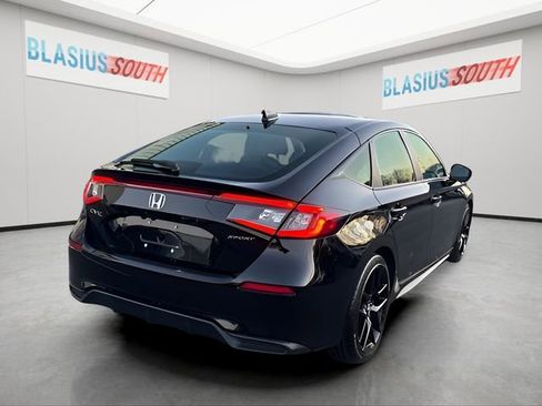Used 2025 Honda Civic Sport image 2