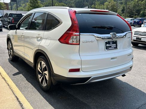 Used 2016 Honda CR-V Touring image 3