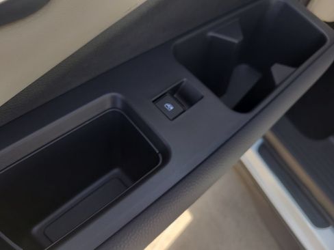 Certified 2025 Nissan Pathfinder SL FWD image 15
