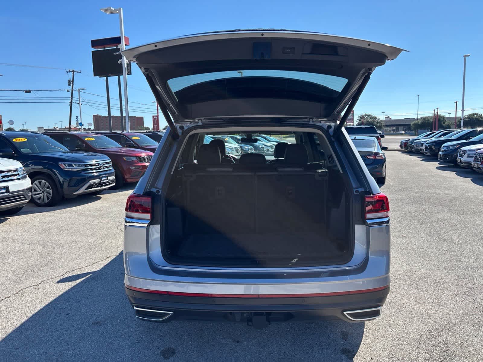 Used 2024 Volkswagen Atlas SE FWD image 7