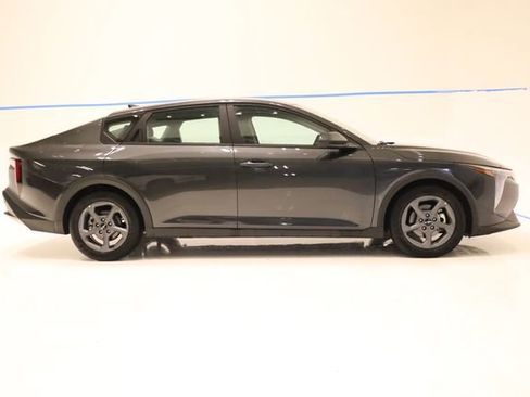 Used 2025 Kia K4 FWD image 3