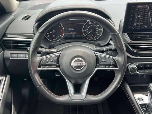 Used 2023 Nissan Altima 2.5 SR w/ SR Premium Package FWD image 14