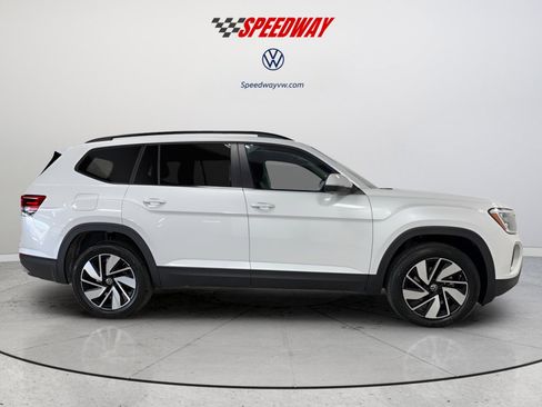 New 2026 Volkswagen Atlas SE image 8
