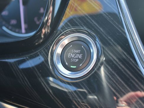 Used 2024 Cadillac XT6 Premium Luxury image 44