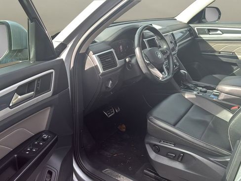 Used 2021 Volkswagen Atlas SEL R-Line image 14