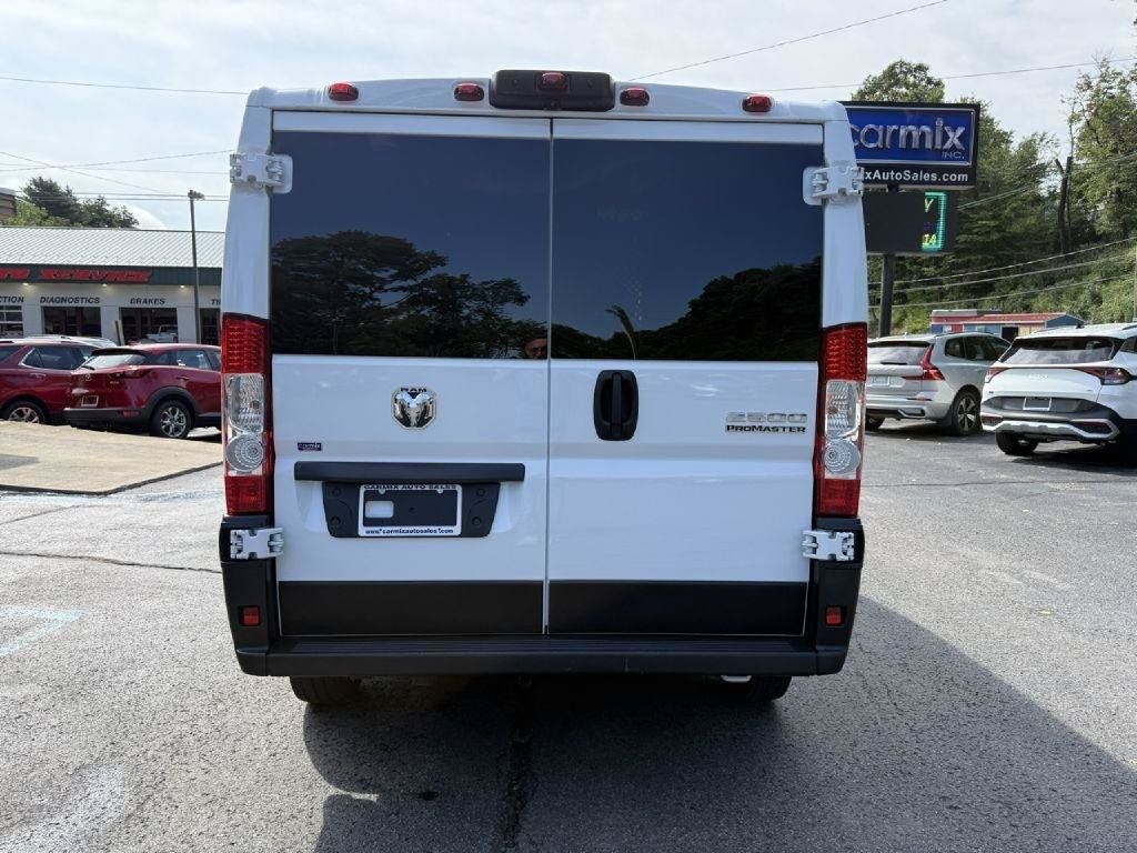 Used 2025 RAM ProMaster 2500 w/ U-Haul Equipment Group FWD image 4