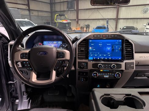 Used 2022 Ford F350 Lariat AWD/4WD image 27
