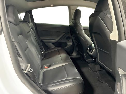Certified 2023 Tesla Model Y Long Range AWD/4WD image 11