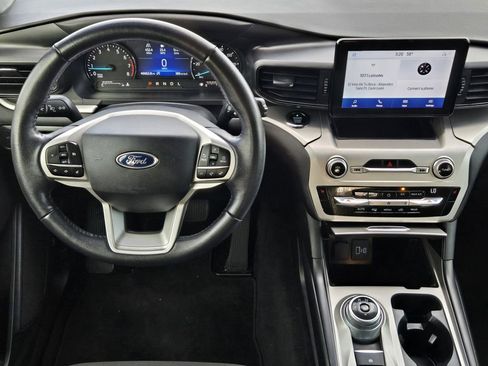 Used 2021 Ford Explorer XLT image 24