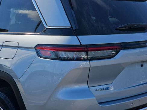 Used 2022 Jeep Grand Cherokee Limited 4xe image 38